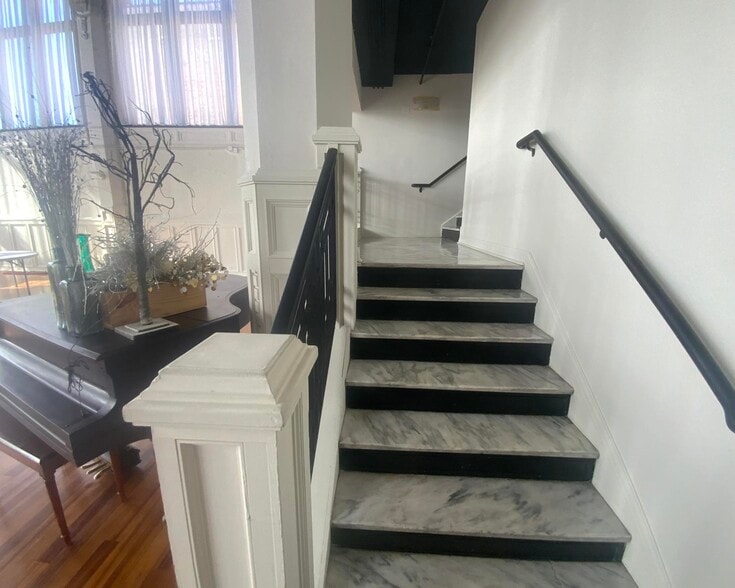 More Photos Of 2201 Locust St, Saint Louis Lodge Meeting Hall For Sale