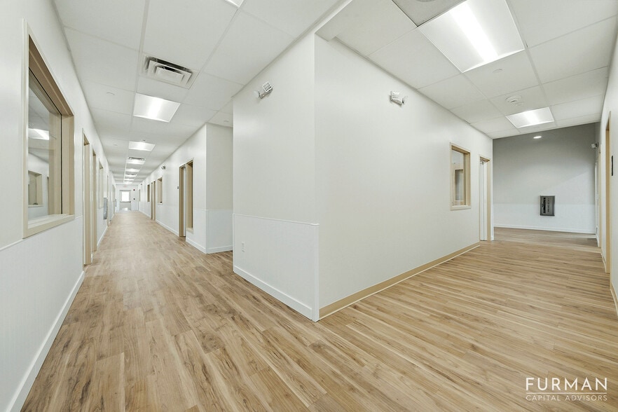 More Photos Of 1240 Newnan Crossing Blvd E, Newnan Daycare Center For Sale