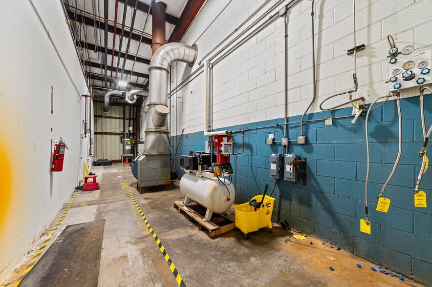 More Photos Of 2107 Black Creek Rd SE, Wilson Warehouse For Lease