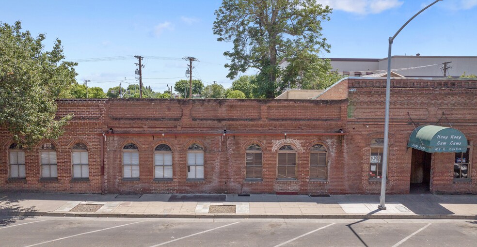 Primary Photo Of 417 E Center Ave, Visalia Restaurant For Sale