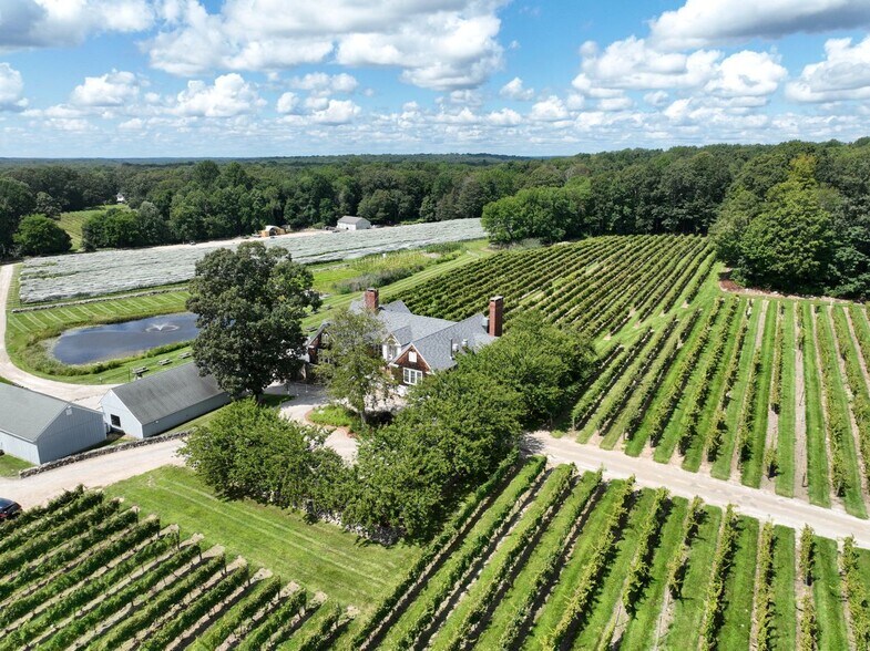 More Photos Of 115 Cow Hill Rd, Clinton Winery Vineyard For Sale