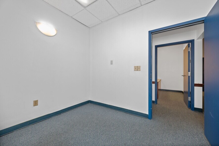 More Photos Of 4630 Pleasant Ave, Fairfield Medical For Lease