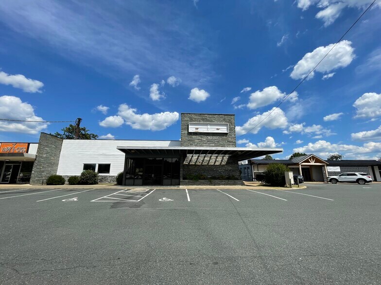 Primary Photo Of 4535 S Amherst Hwy, Madison Heights General Retail For Sale