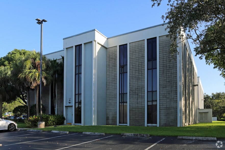 More Photos Of 1601 N Palm Ave, Pembroke Pines Medical For Lease