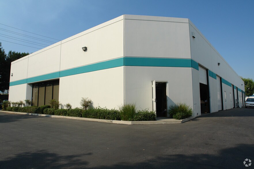 More Photos Of 5144 Commerce Ave, Moorpark Warehouse For Lease