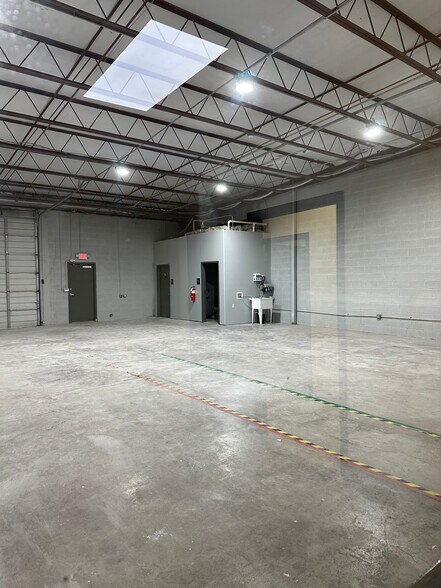 More Photos Of 1317 E Jasmine Ave, McAllen Light Distribution For Lease