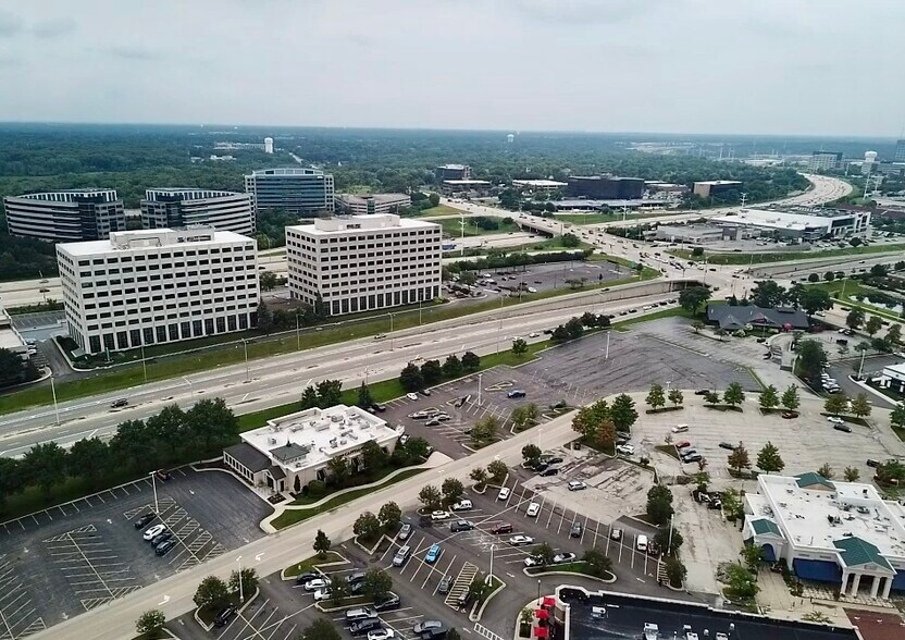 More Photos Of 87 Yorktown Shopping Ctr, Lombard Restaurant For Sale