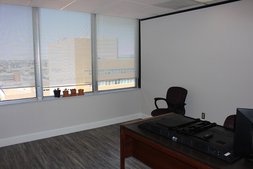 More Photos Of 306 W Wall St, Midland Office For Lease