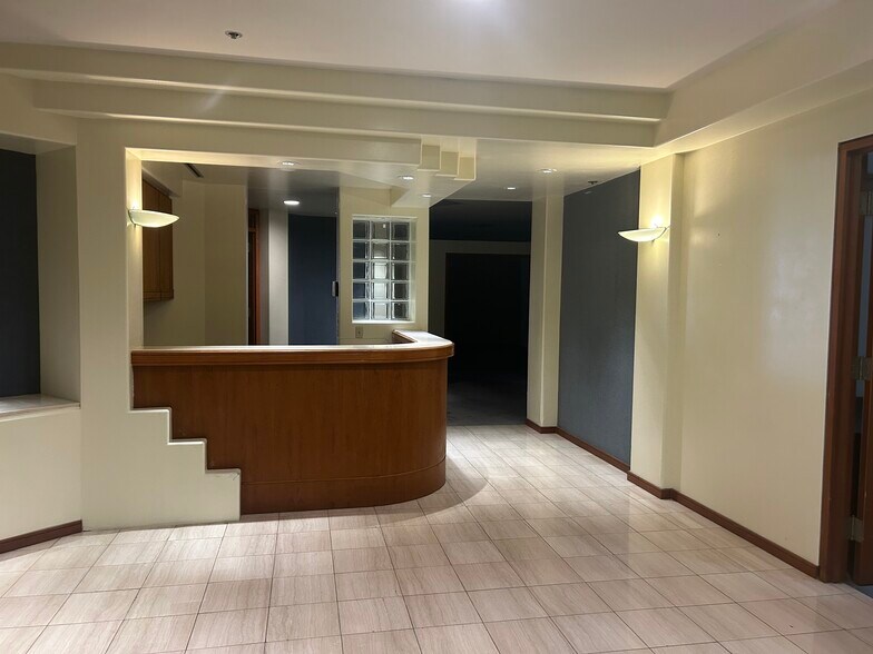 More Photos Of 410 Atkinson Dr, Honolulu Hotel For Lease