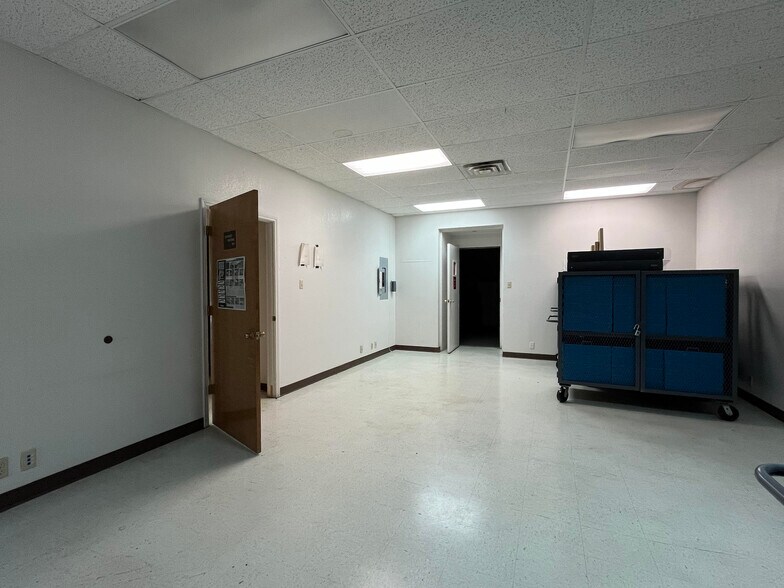 More Photos Of 302 Priest Dr, Killeen Office For Lease