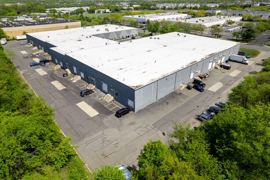More Photos Of 140 Ethel Rd W, Piscataway Warehouse For Lease