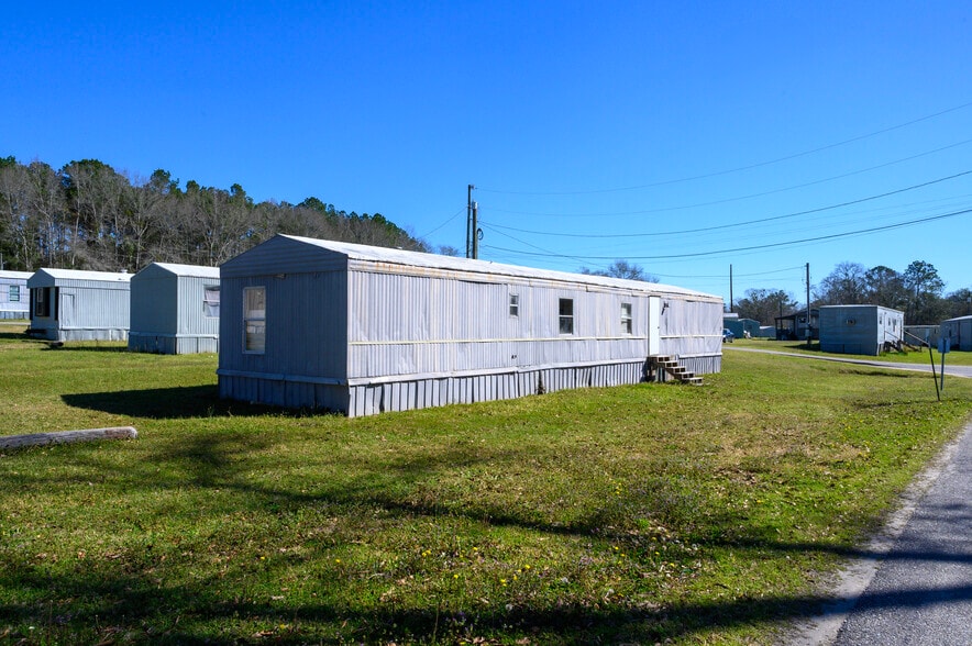 More Photos Of 100 Lunsford Cir, Opp Manufactured Housing Mobile Home Park For Sale