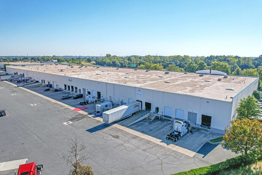 More Photos Of 11435 Granite St, Charlotte Warehouse For Lease