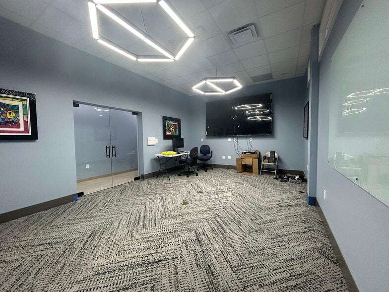 More Photos Of 2032 W Washington St, Orlando Warehouse For Sale
