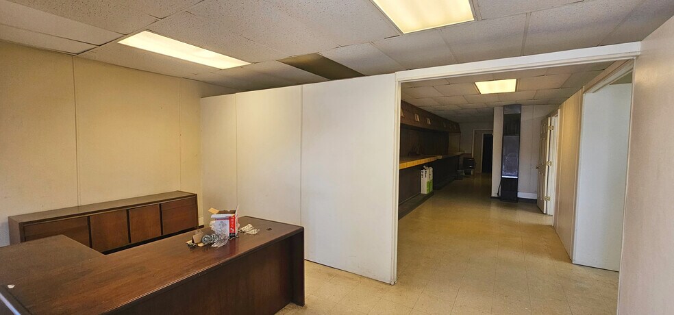 More Photos Of 6 N Roosevelt St, York Restaurant For Sale