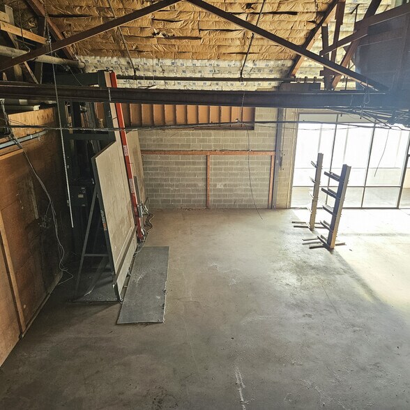 More Photos Of 350 Center St, Grayslake Warehouse For Sale