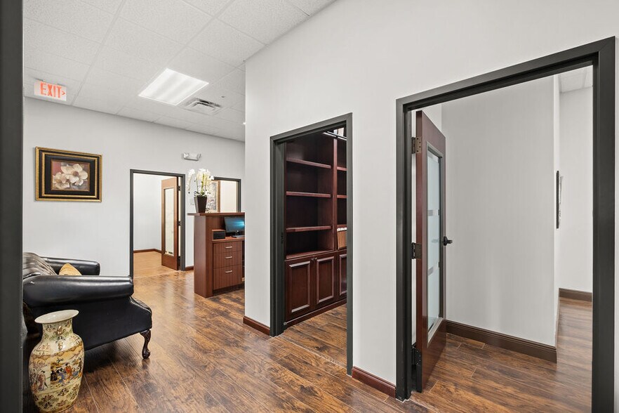 More Photos Of 6996 Piazza Grande Ave, Orlando Office For Lease