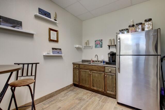More Photos Of 10816 Crown Colony Dr, Austin Office For Lease