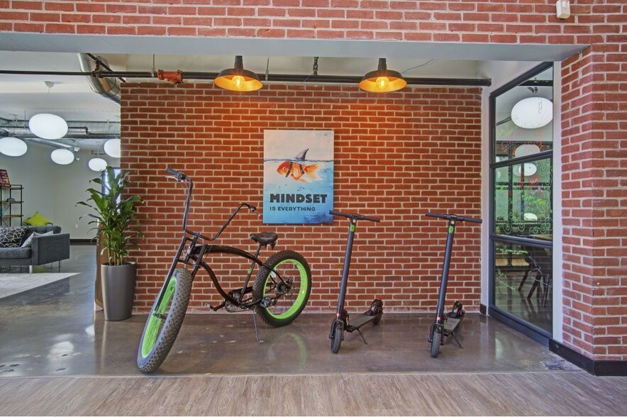 More Photos Of 880 Harrison St SE, Leesburg Coworking Space