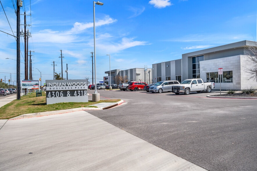 More Photos Of 4318 De Zavala Rd, San Antonio Office For Lease