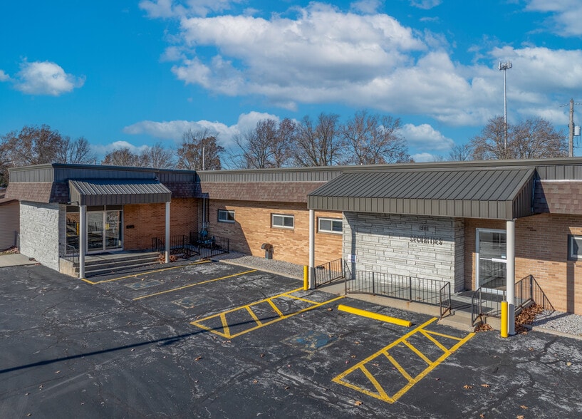 More Photos Of 1806 W 11th St, Sedalia Office For Lease