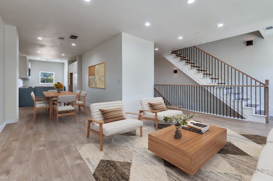 More Photos Of 504 O Connor Rd, Irving Multifamily For Sale