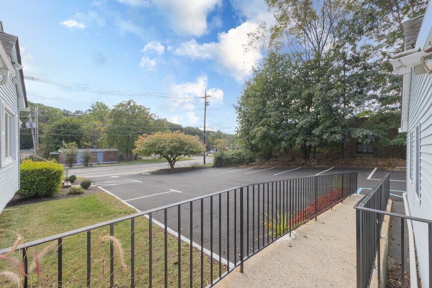 More Photos Of 189 S Pearl St, Pearl River Medical For Sale