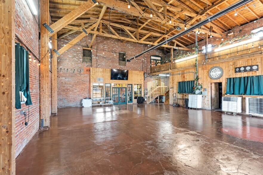 More Photos Of 708 Fremont St, Penrose Freestanding For Sale