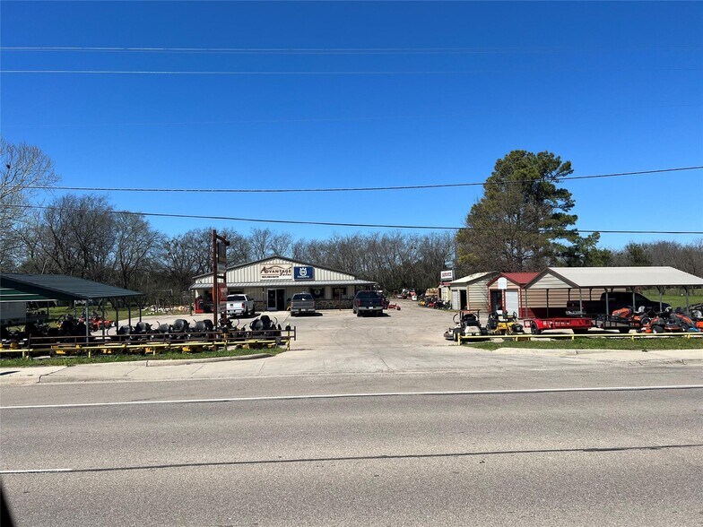 More Photos Of 1521 N State Highway 121, Bonham Freestanding For Sale