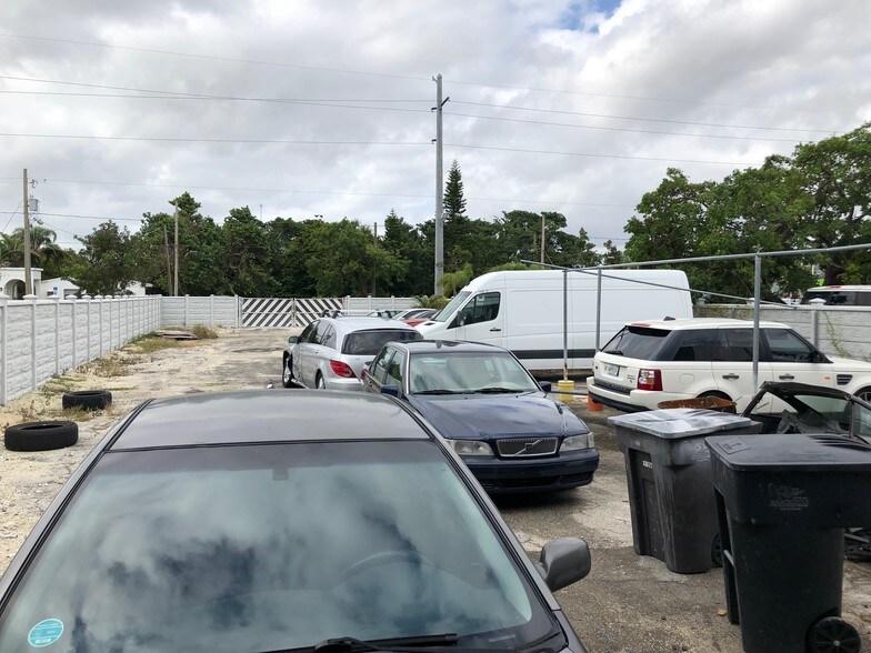 More Photos Of 707-709 N Dixie Hwy, Hallandale Beach Auto Repair For Sale