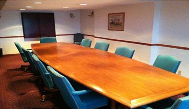 More Photos Of 1244 Canterbury Rd, Shakopee Hotel For Lease