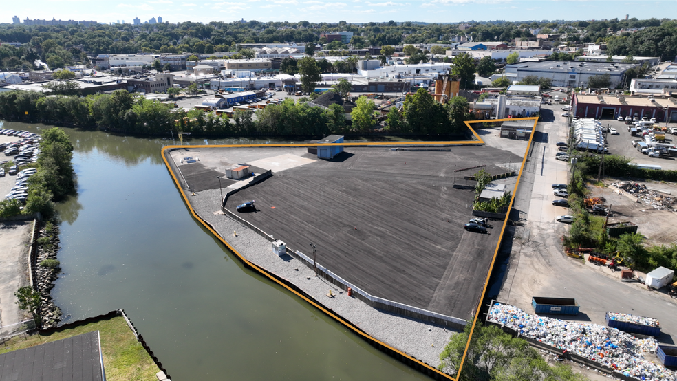 More Photos Of 40 Canal St, Mount Vernon Land For Lease