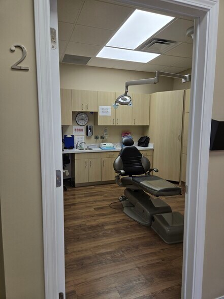 More Photos Of 13555 Automobile Blvd, Clearwater Medical For Lease
