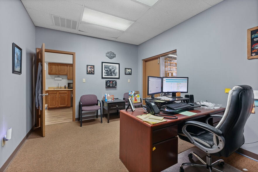 More Photos Of 3300-3312 Encrete Ln, Dayton Light Manufacturing For Lease