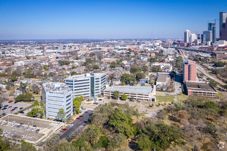 More Photos Of 602 Sawyer St, Houston Office For Lease
