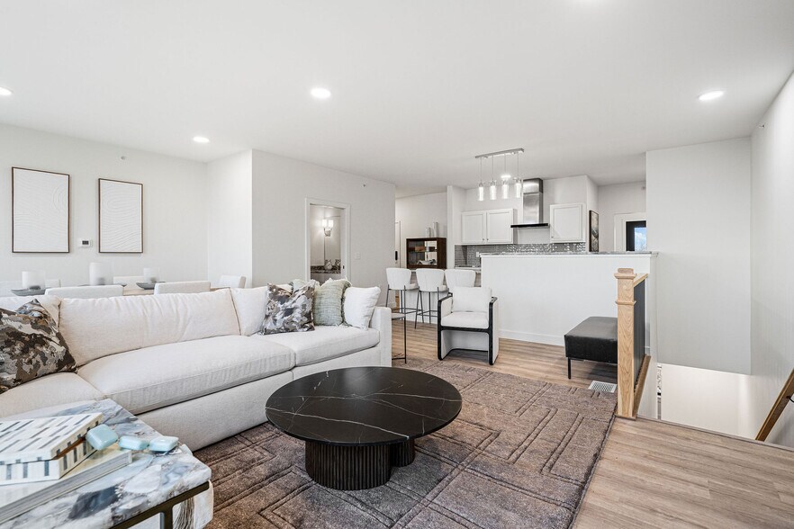 More Photos Of 2401 Lakeshore Blvd, Marquette Apartments For Sale