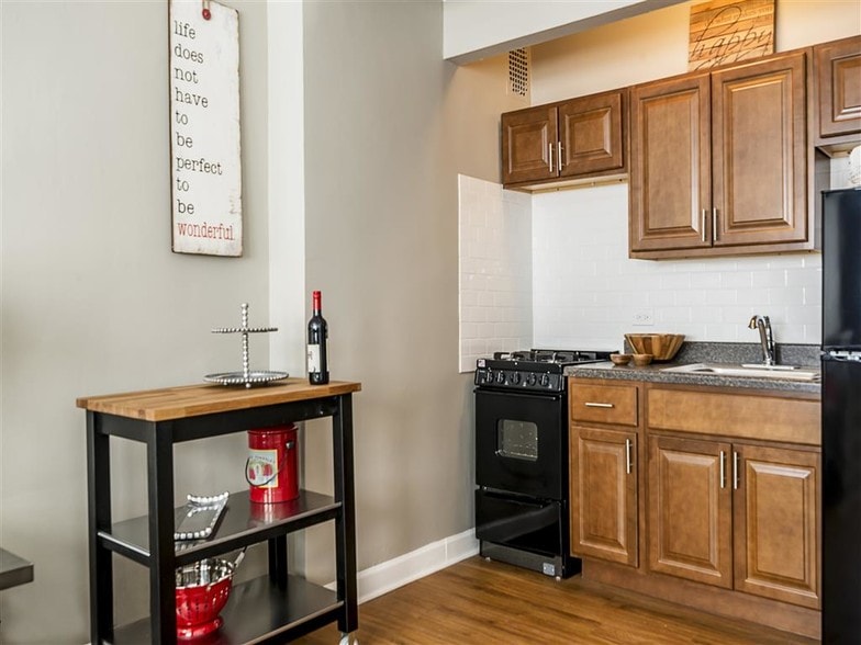 More Photos Of 7100 S South Shore Dr, Chicago Apartments For Lease