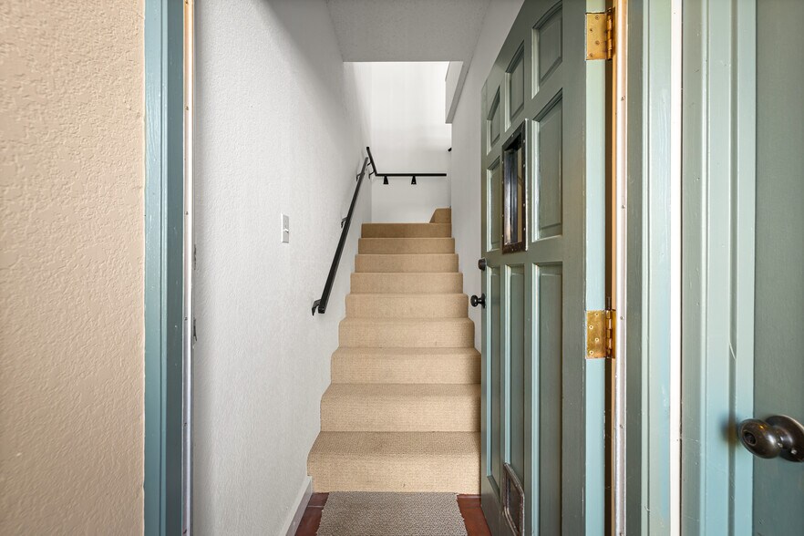 More Photos Of 611 Hendley St, Santa Rosa Apartments For Sale