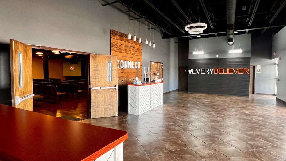 More Photos Of 8625 Us Highway 51 N, Southaven Office For Lease