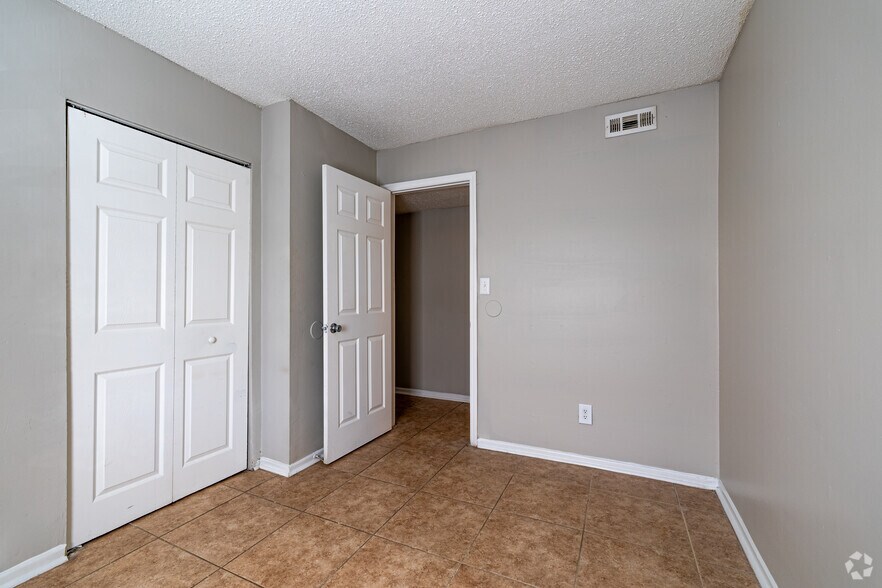 More Photos Of 1 Lakeside Rd, Greenville Apartments For Sale