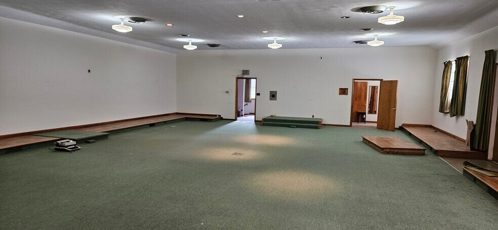 More Photos Of 210 Wolf Ave, Englewood Lodge Meeting Hall For Sale