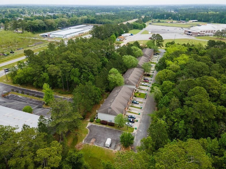 More Photos Of 3400 N Barack Obama Blvd, Valdosta Apartments For Sale