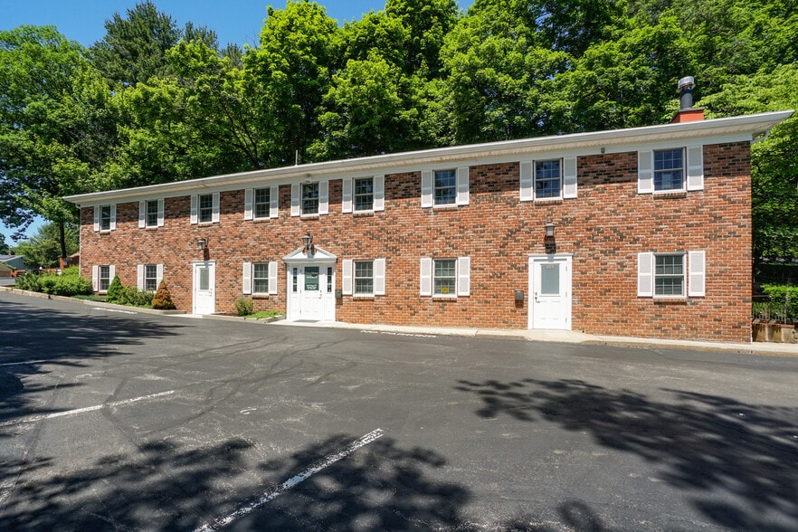 More Photos Of 160 N State Rd, Briarcliff Manor Village Medical For Lease