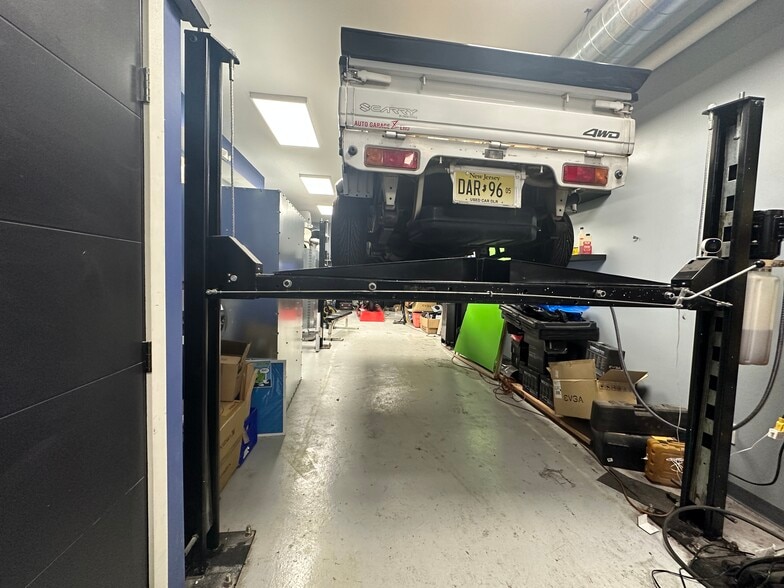 More Photos Of 116 Wright St, Newark Warehouse For Sale