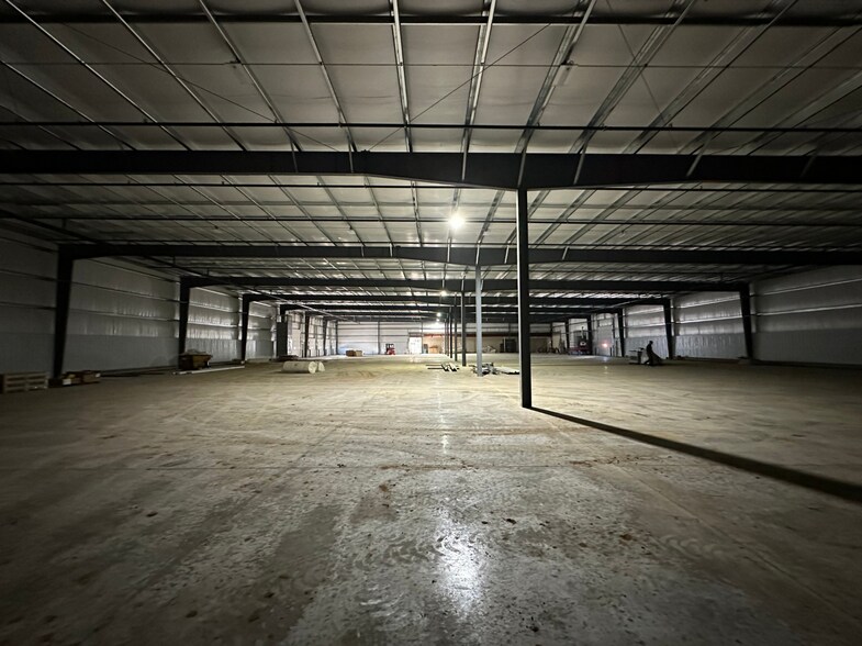More Photos Of 1100 N Main St, Three Rivers Manufacturing For Lease