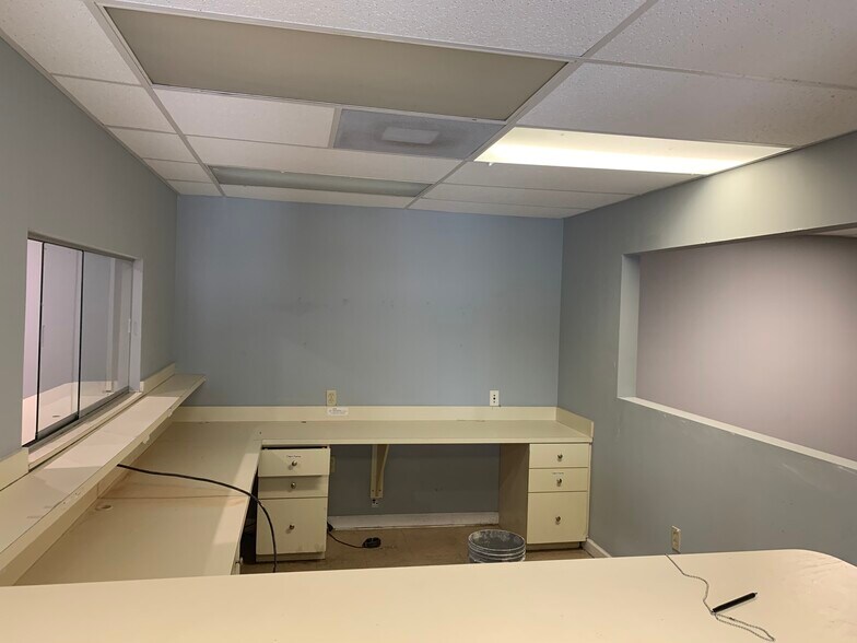 More Photos Of 4121-4141 NW 5th St, Plantation Medical For Sale