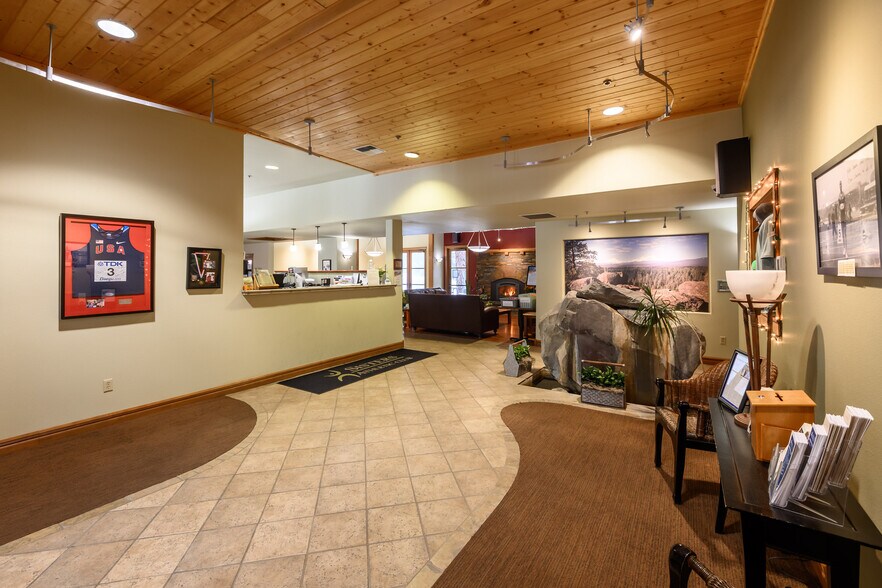 More Photos Of 1001 E Desperado Trl, Sisters Health Club For Sale