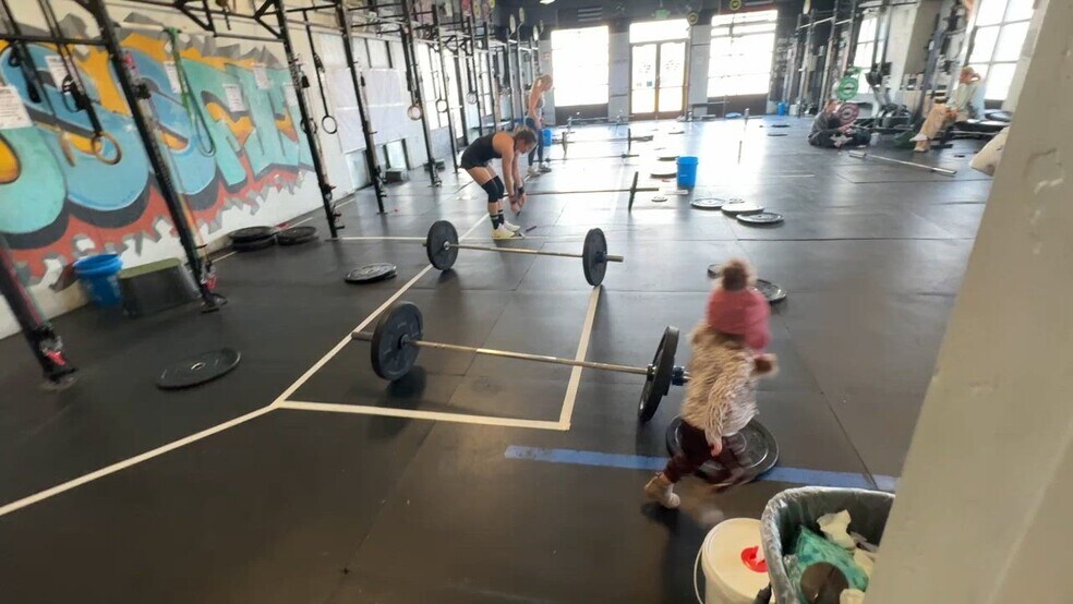 More Photos Of 25 N Hillcrest Dr, Saratoga Springs Storefront For Lease