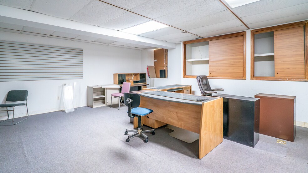 More Photos Of 1730 NW 23rd St, Miami Service For Sale