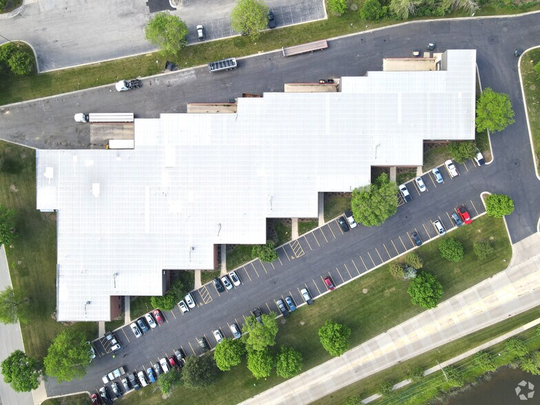 More Photos Of 1300 W Washington St, West Chicago Warehouse For Lease